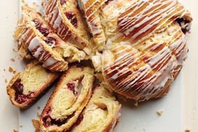mld106832_0311_coffeecake172.jpg